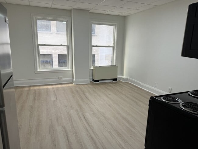 Interior Photo - 111 On East