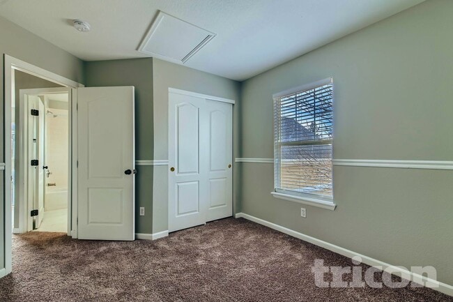 Building Photo - 300 Fieldstone Dr