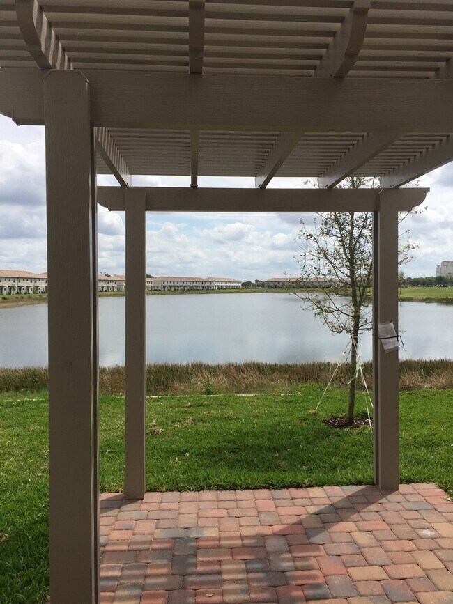 Foto del edificio - Water View - The Vistas at Champions Gate ...