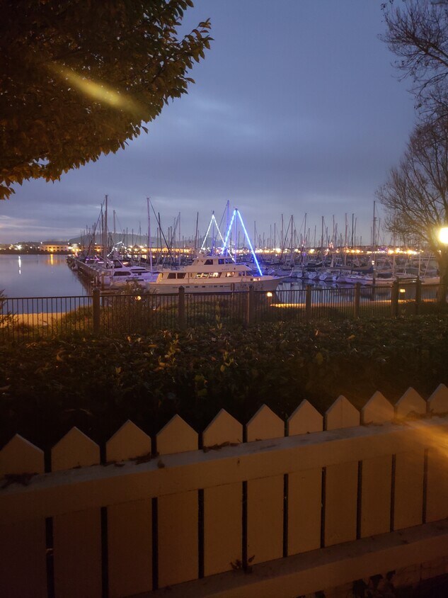 127 Shoreline Ct Unit 127, Richmond, CA 94804 Condo for Rent in