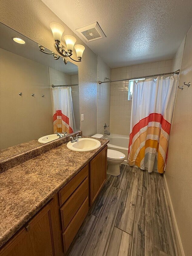 Foto principal - 8333 Longleaf Ln