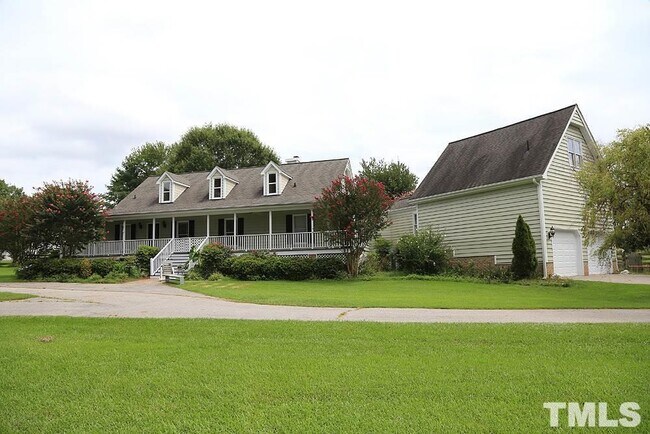 Foto del edificio - 7824 Humie Olive Rd