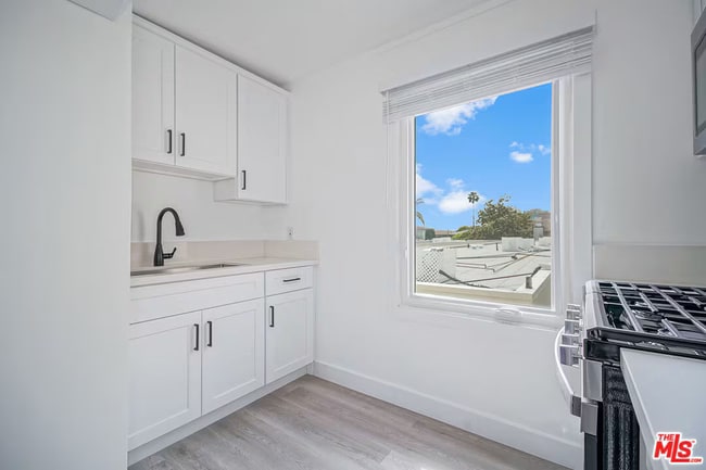 Building Photo - 1217 9th St