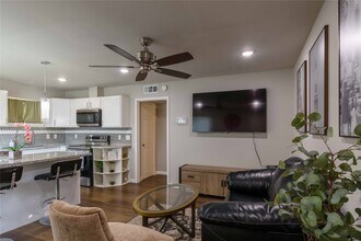 Building Photo - 8110 Albacore Dr