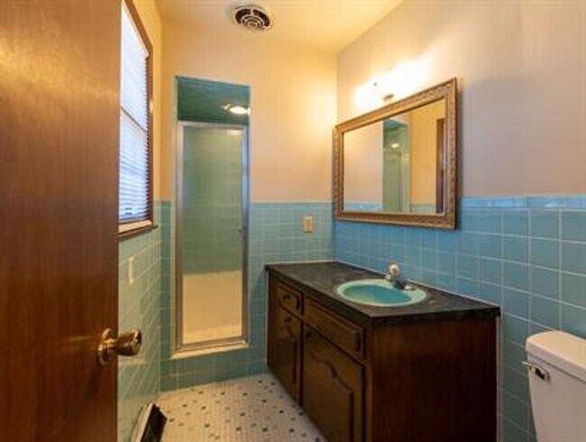 Building Photo - Southeast Springfield 3 Bedroom, 2 Bathroom