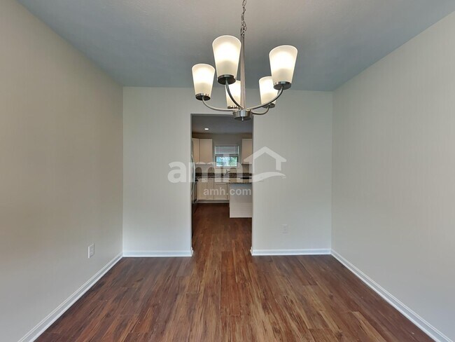 Foto del edificio - 1279 McGuffey Ln