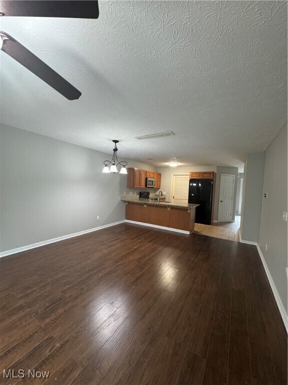 Foto del edificio - 6387 Forest Park Dr