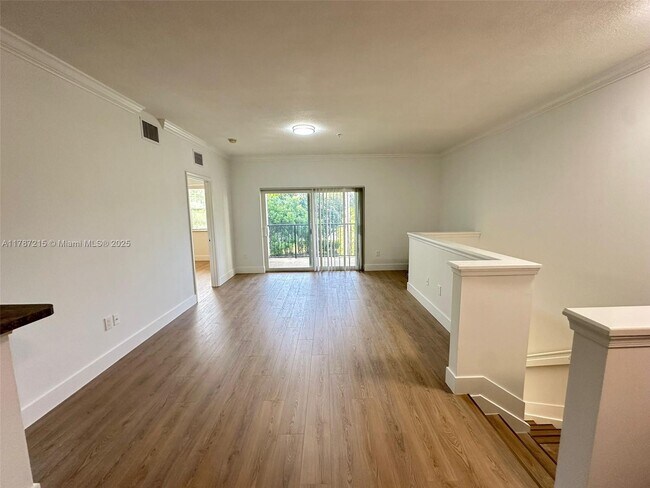 Foto del edificio - 5920 W Sample Rd