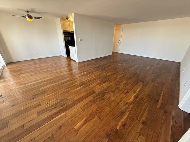 Building Photo - 11936 Darlington Ave