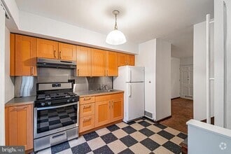 Building Photo - 2013 Moravian St
