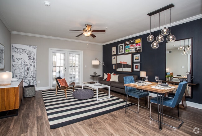 1HAB, 1BA - 964 ft² - Crest at Midtown