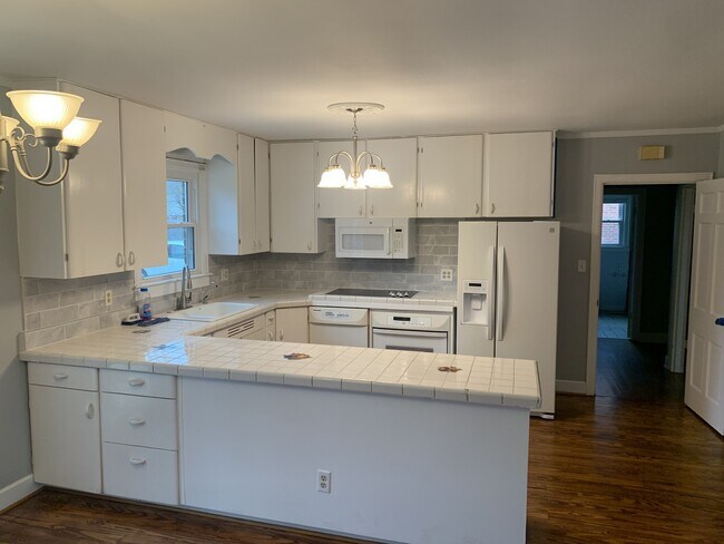 Building Photo - 2917 Mere Dr