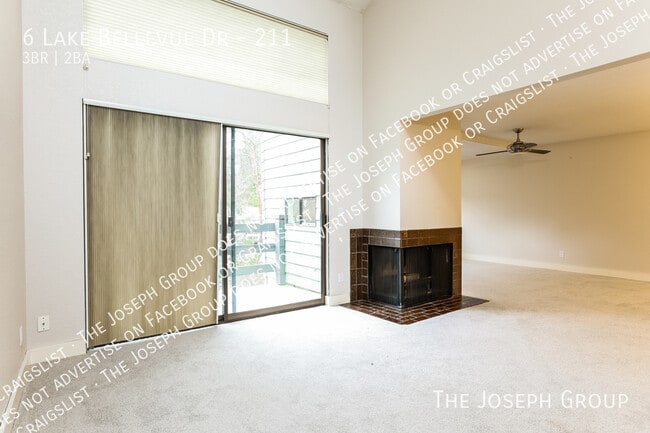 Foto del edificio - 6 Lake Bellevue Dr