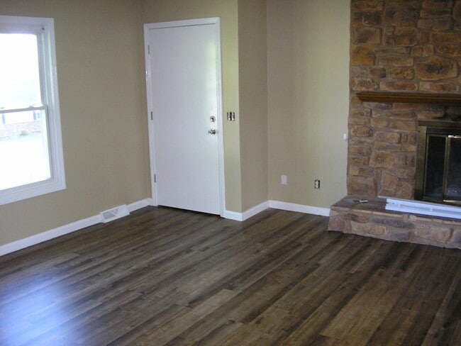 Building Photo - 2516 Edgehill Place