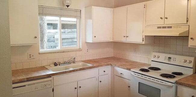 Foto del edificio - 1738 E 16th St