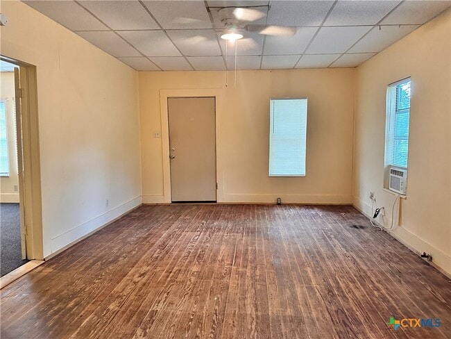 Building Photo - 244 W Sessom Dr