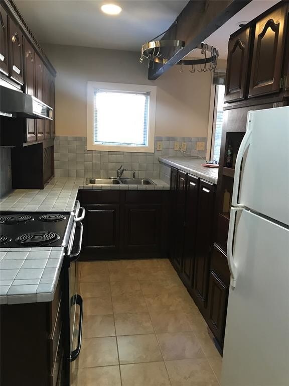 Building Photo - 5206 Memorial Dr
