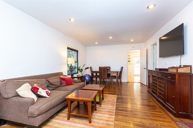 Building Photo - 1 br, 1 bath House - 4418 Virginia Avenue ...