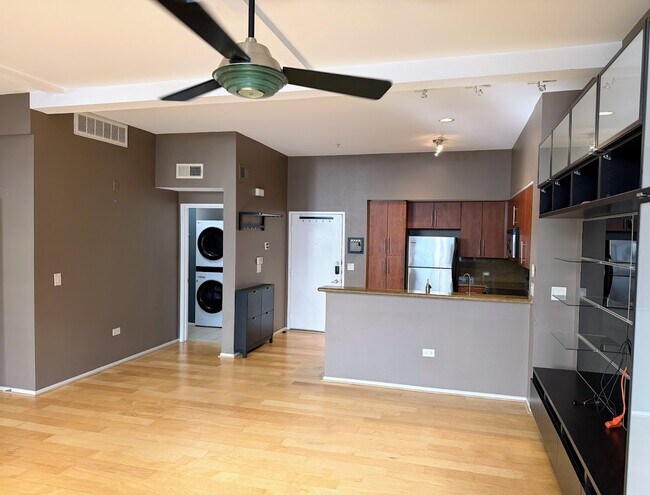 Foto del edificio - 120 Island Ave