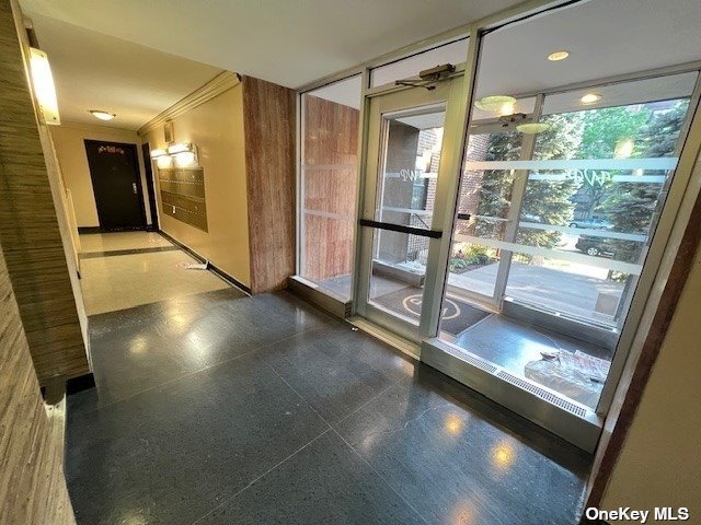 Foto del edificio - 73-51 Bell Blvd