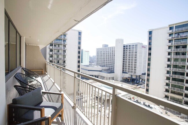 Building Photo - 320 23rd St S