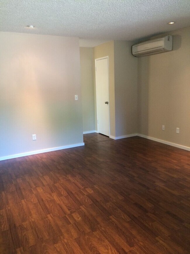 Foto del edificio - 613 E 22nd St