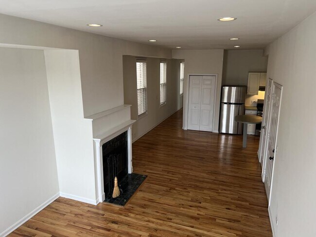 Photo - 3 bedroom in Chicago IL 60622 Apartment