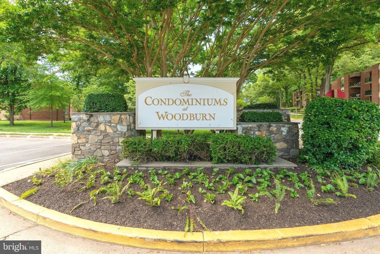 Primary Photo - 3310 Woodburn Village Dr