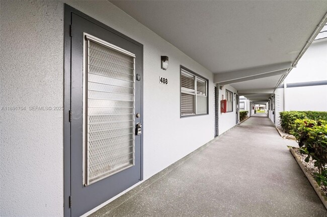 Building Photo - 488 Brittany K