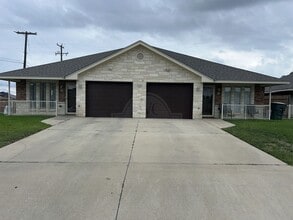 Building Photo - 4400 Pennington Ave