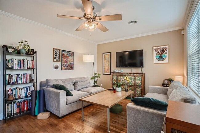 Building Photo - 5515 Avenue F