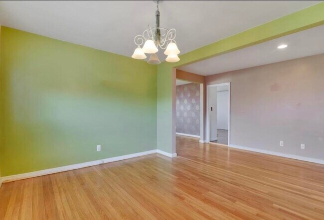 Building Photo - 24 Hutton Ave