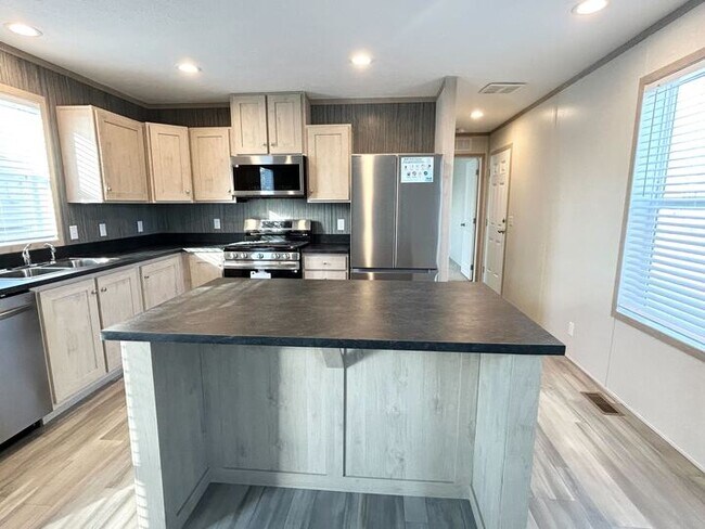 Foto del edificio - 29773 W Deerfield Ct