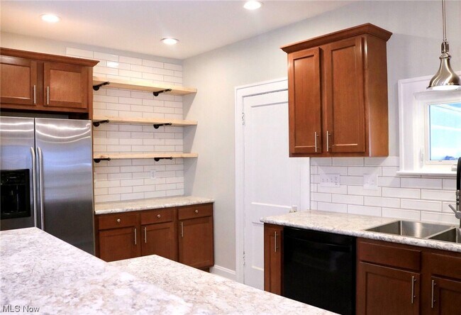 Foto del edificio - 1643 Glenmont Rd