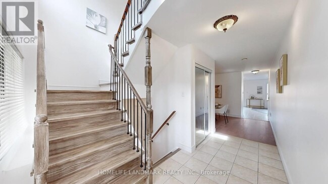 Building Photo - 335 Marble Pl