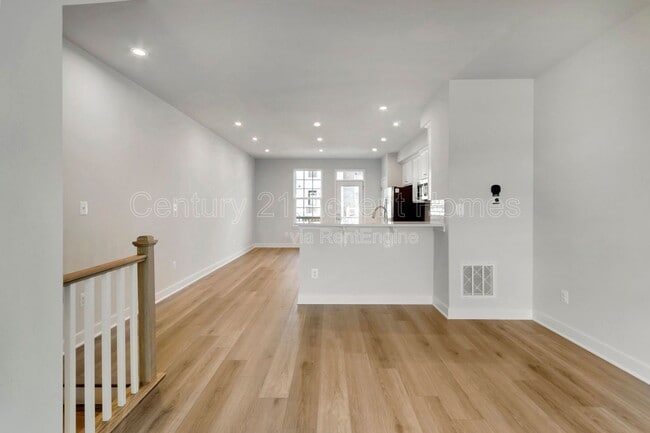 Foto del edificio - 14024 Sunrise Valley Dr