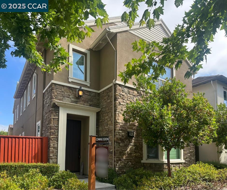 Foto principal - 2063 Poinsettia St