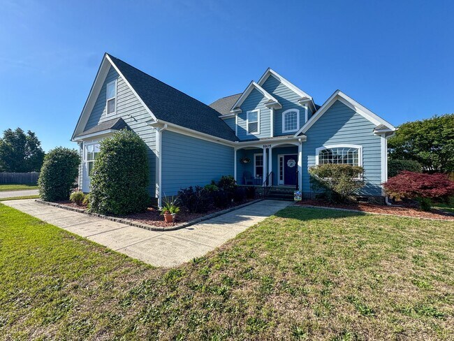 Foto del edificio - Well-Maintained 4 Bed 2.5 Bath Home with a Pool