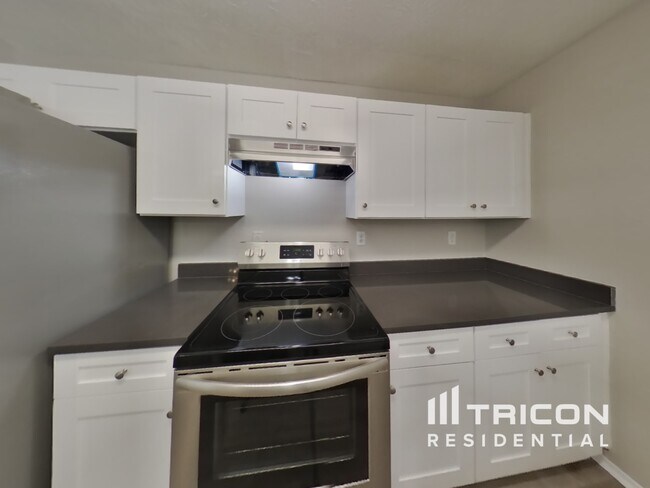 Building Photo - 5708 St Thomas Dr
