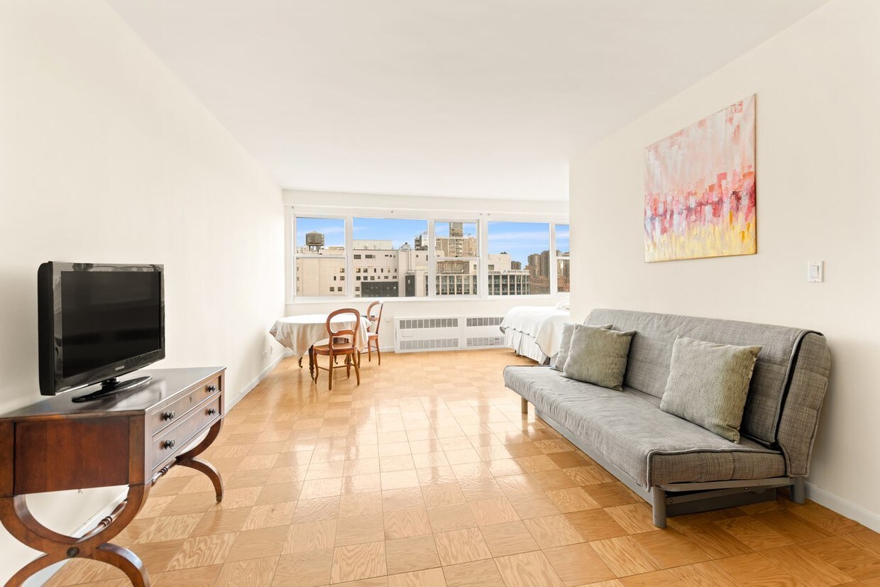 Foto principal - 333 East 14th Street