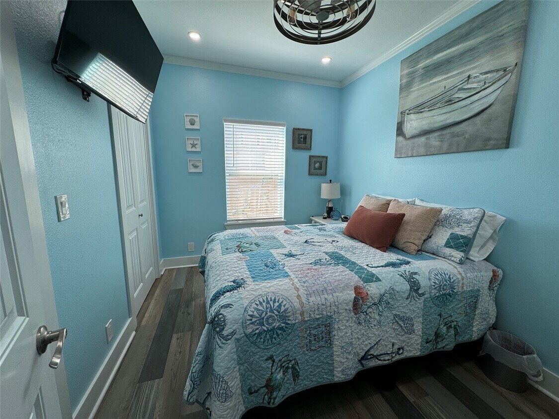 Building Photo - 1411 12th St