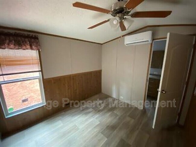 Foto del edificio - 930 Cedar Village Ln