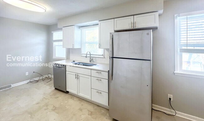 Foto del edificio - 3 Bed/2 Bath Home with Garage / Pet-Friendly / Vouchers Accepted / Available Now!