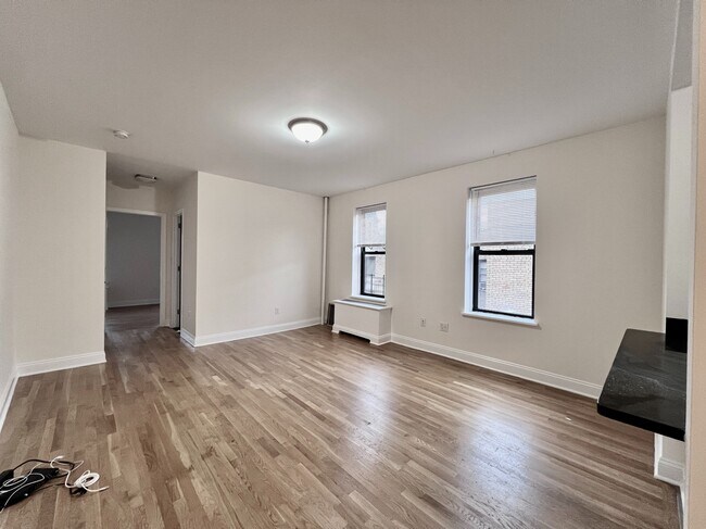 Foto del edificio - 105 Pinehurst Ave