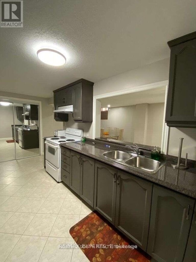 Building Photo - 12 Villandry Crescent