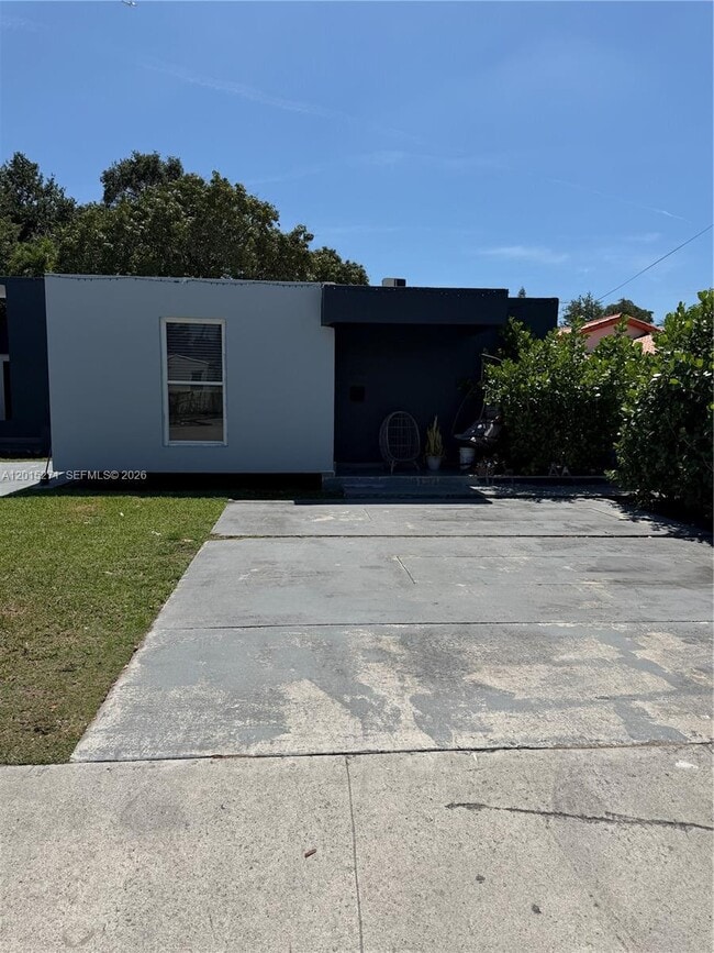 Building Photo - 2341 SW 17th Ave
