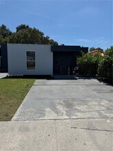 Building Photo - 2341 SW 17th Ave