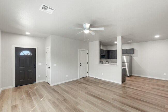 Building Photo - 705 Jentry Dr