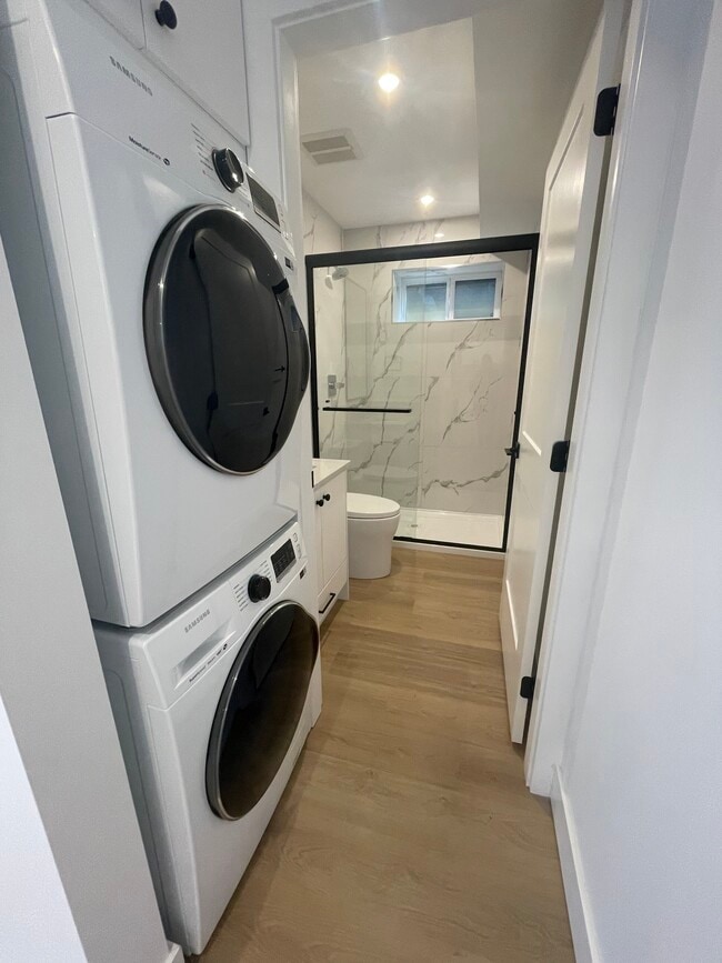 Building Photo - 10961 84 Av