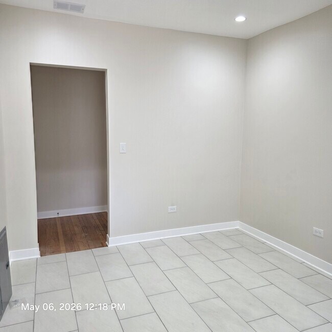 Foto del edificio - 2637 W Winona St
